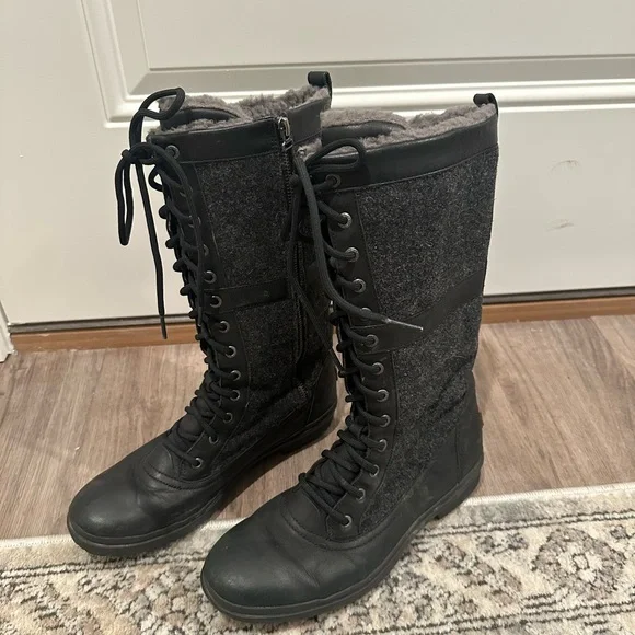 UGG Elvia Tall Boots Size 10 Women’s Great Condition Black Wool Lined Rubber - Picture 7 of 9